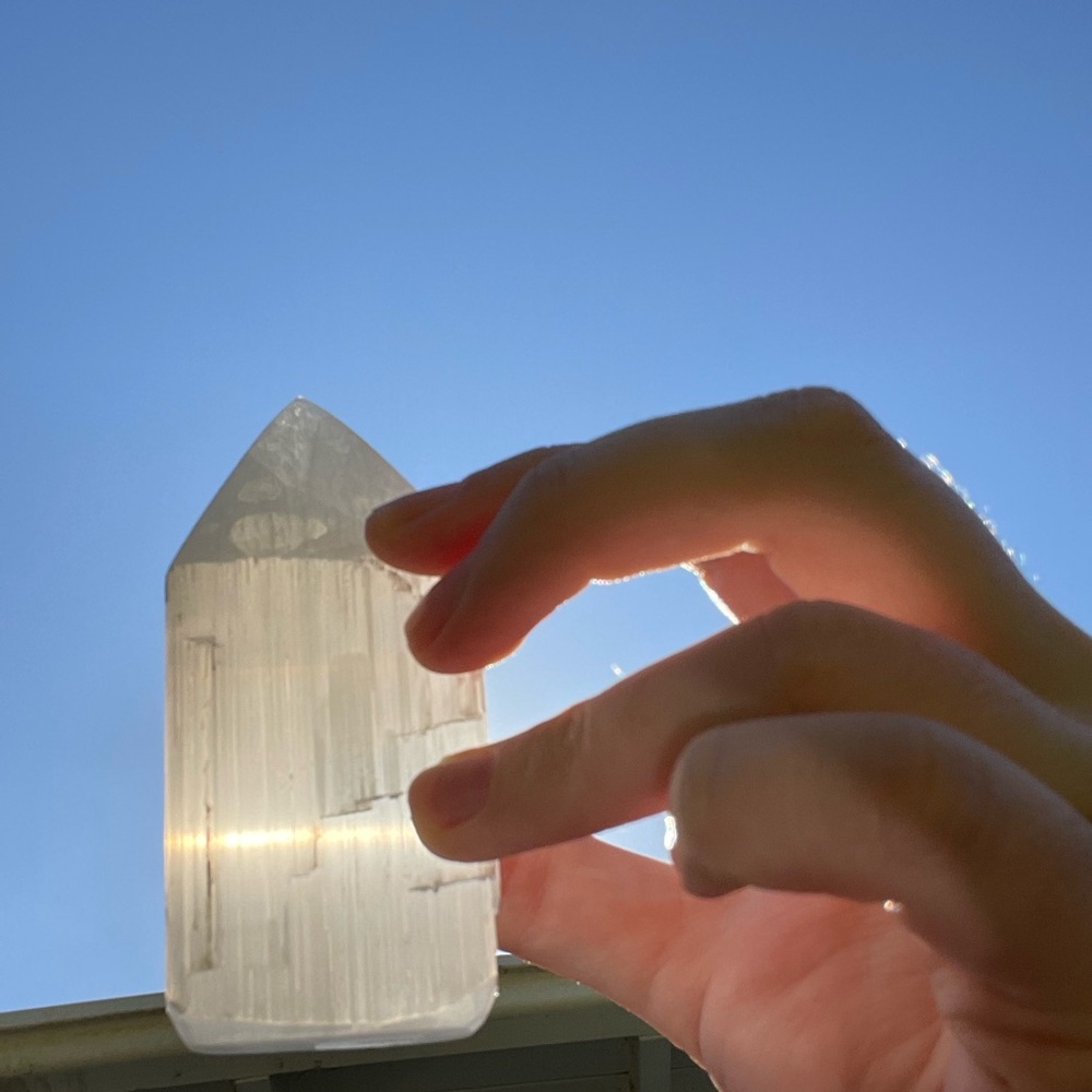 Stunning Selenite tower - Picture 13 of 15